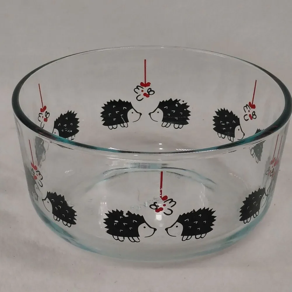 Pyrex 4 Cup Glass Storage Mixing Bowl Hedgehogs Mistletoe Pattern 7201 No Lid